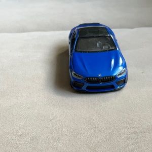 Kinsmart‘s BMW M8 competition coupe